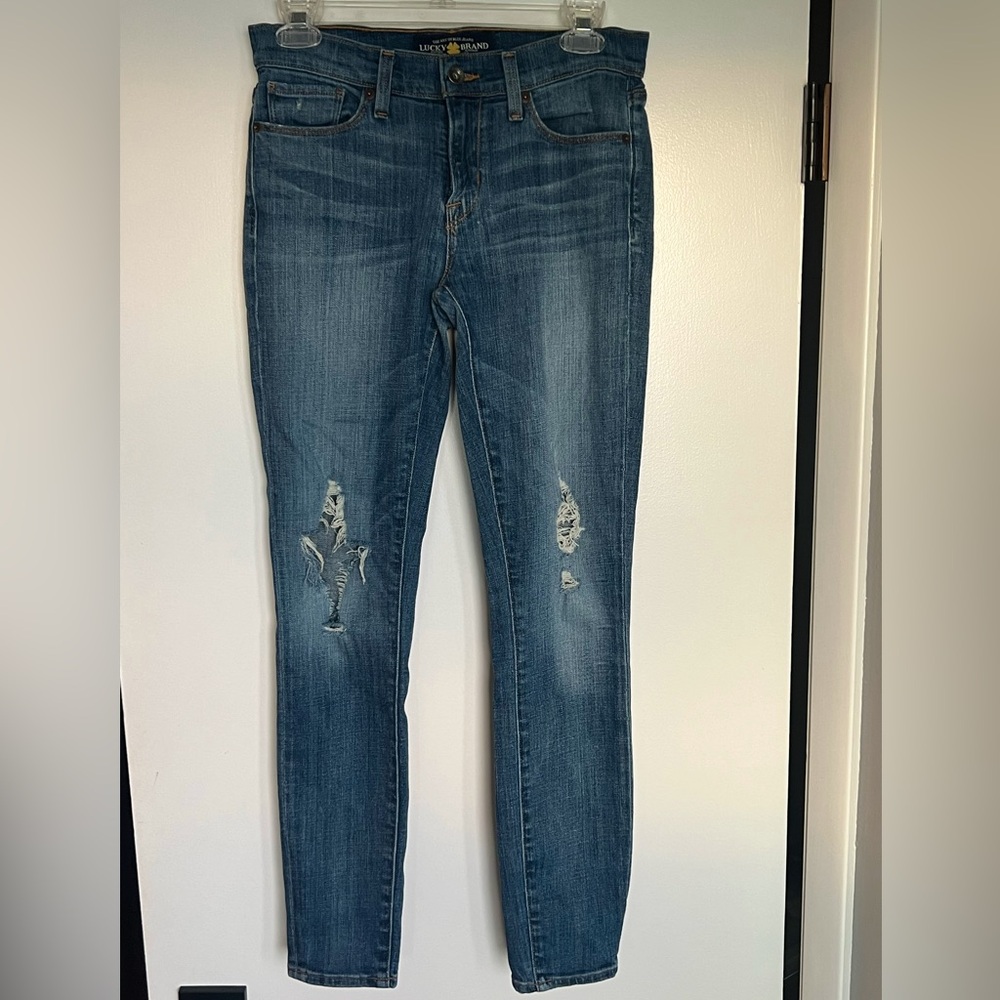 Lucky Brand‎ women’s jeans, size 2/26. Brooke Skinny, distressed style
